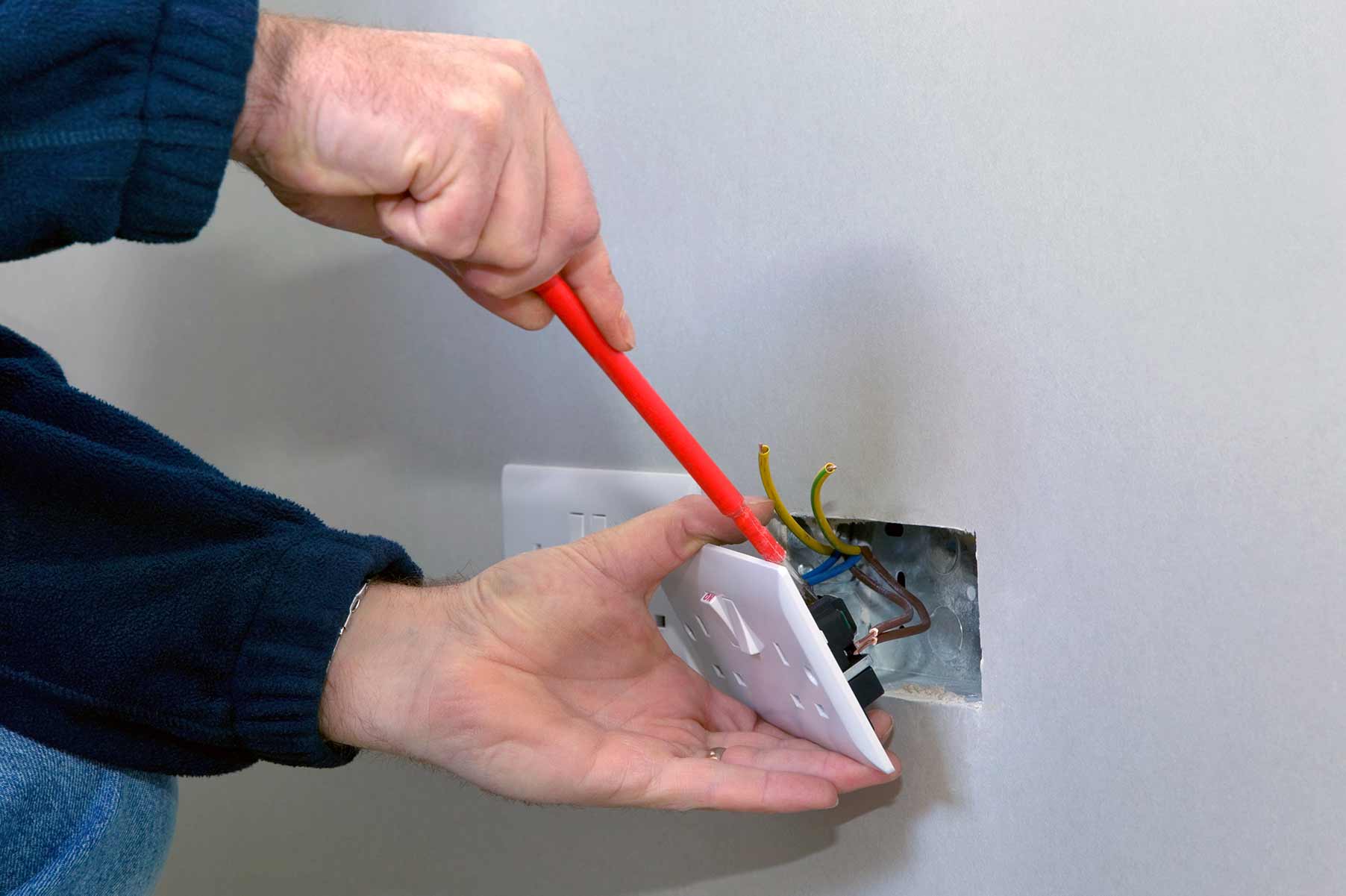 Our electricians can install plug sockets for domestic and commercial proeprties in Balham and the local area. 